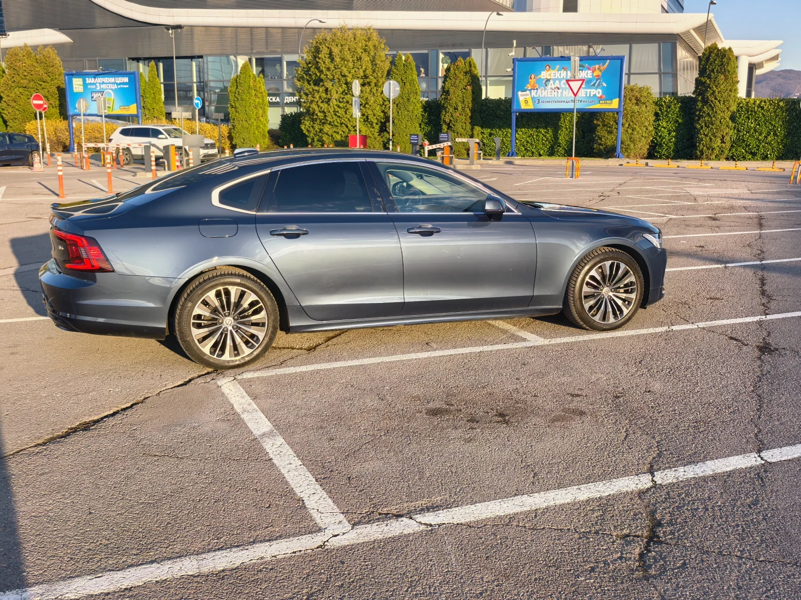 Volvo S90 2.0T Mild Hybrid, снимка 7 - Автомобили и джипове - 54100923