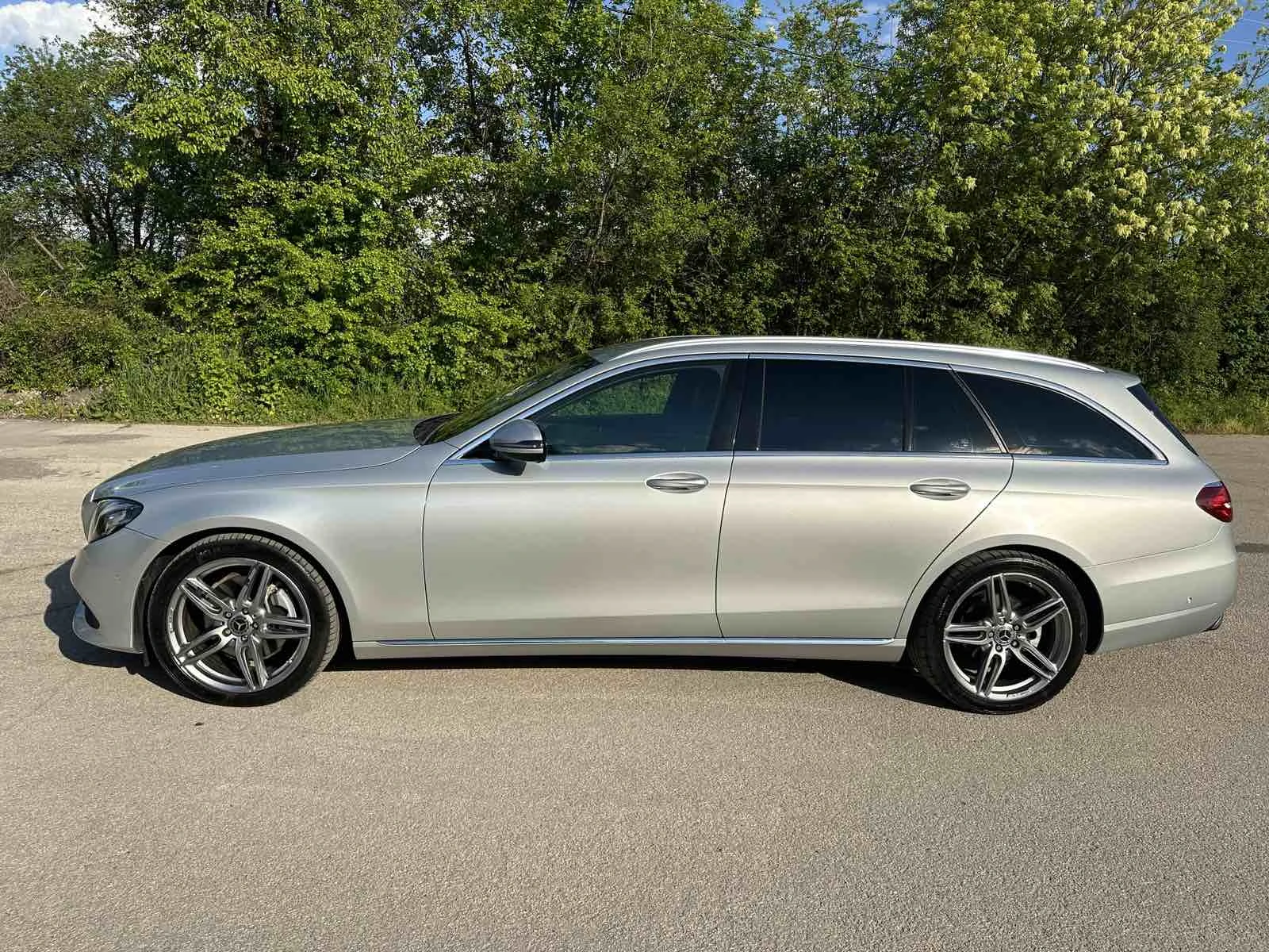 Mercedes-Benz E 220 W213 4-Matic , снимка 4 - Автомобили и джипове - 54195714