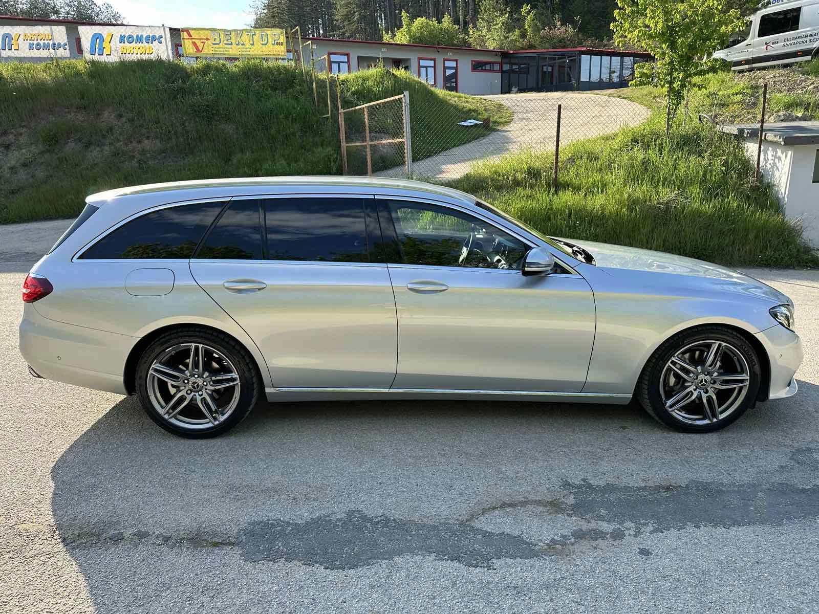 Mercedes-Benz E 220 W213 4-Matic , снимка 5 - Автомобили и джипове - 54195714