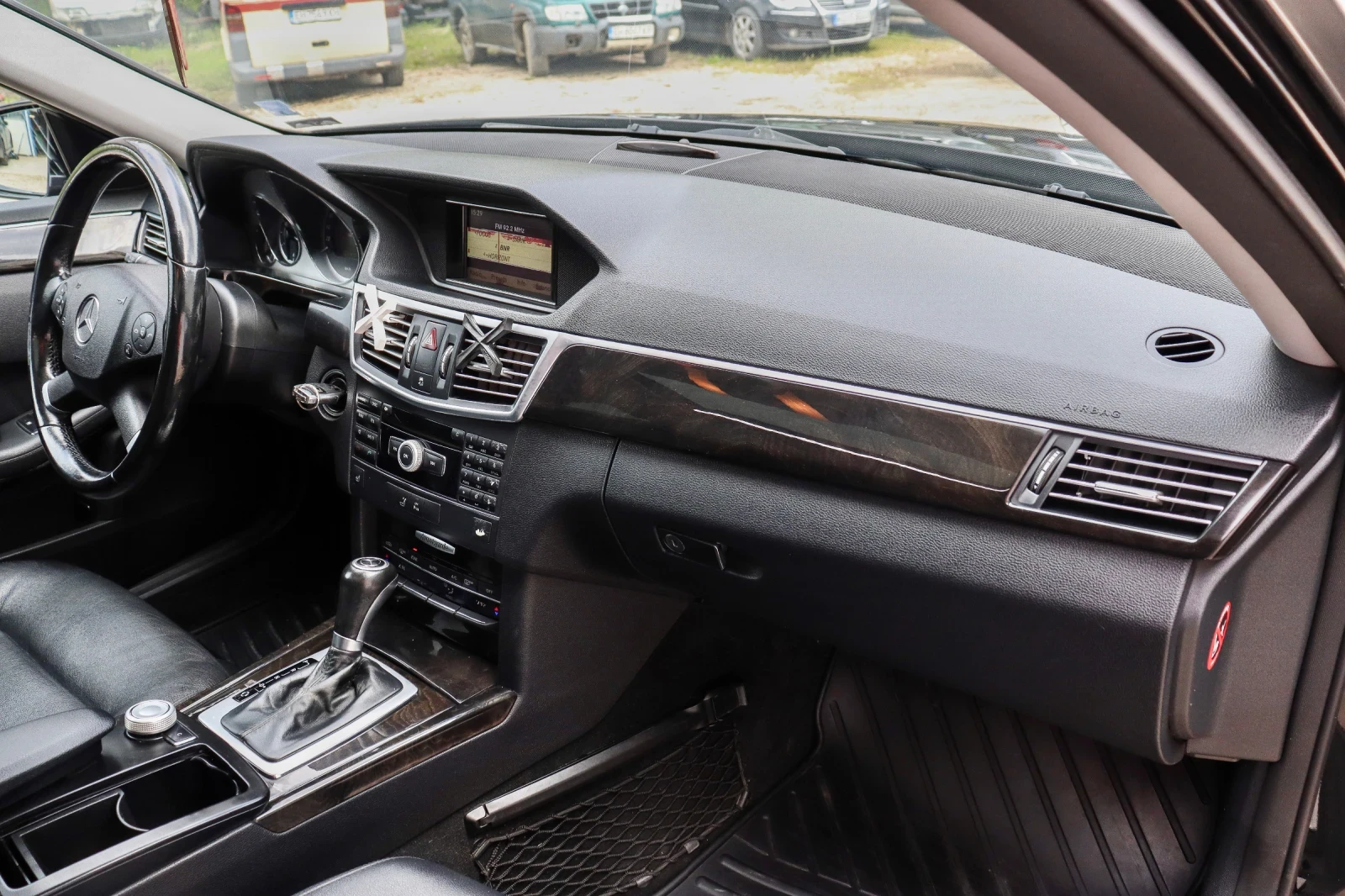 Mercedes-Benz E 250 CDI AVANTGARDE BlueEff, снимка 6 - Автомобили и джипове - 54388309