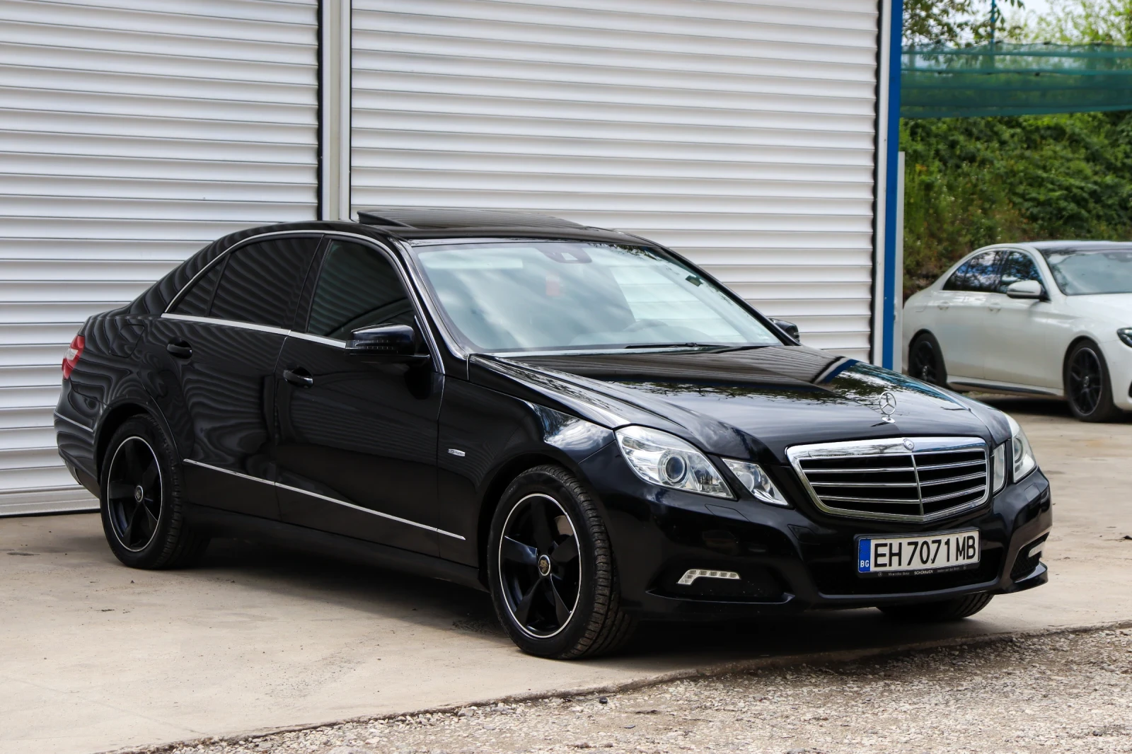 Mercedes-Benz E 250 CDI AVANTGARDE BlueEff, снимка 2 - Автомобили и джипове - 54388309