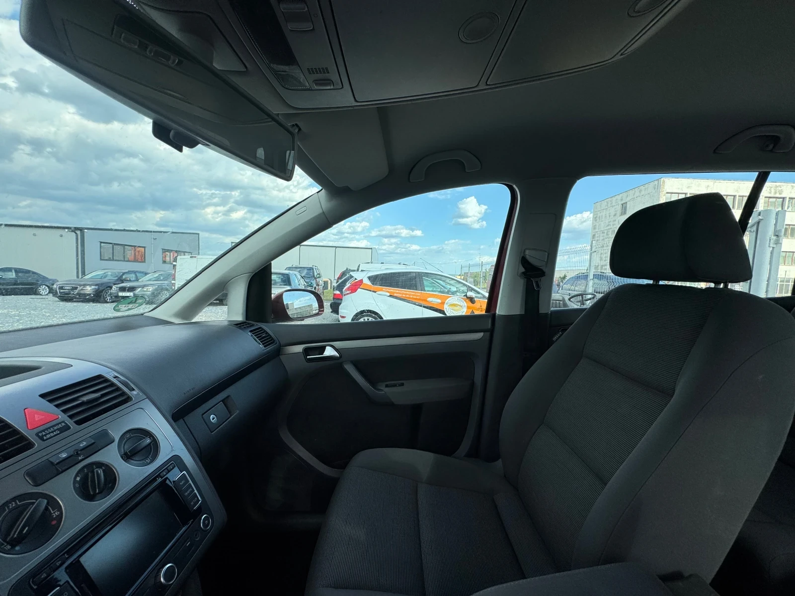 VW Touran 1.9TDI KLIMA, снимка 13 - Автомобили и джипове - 54721601