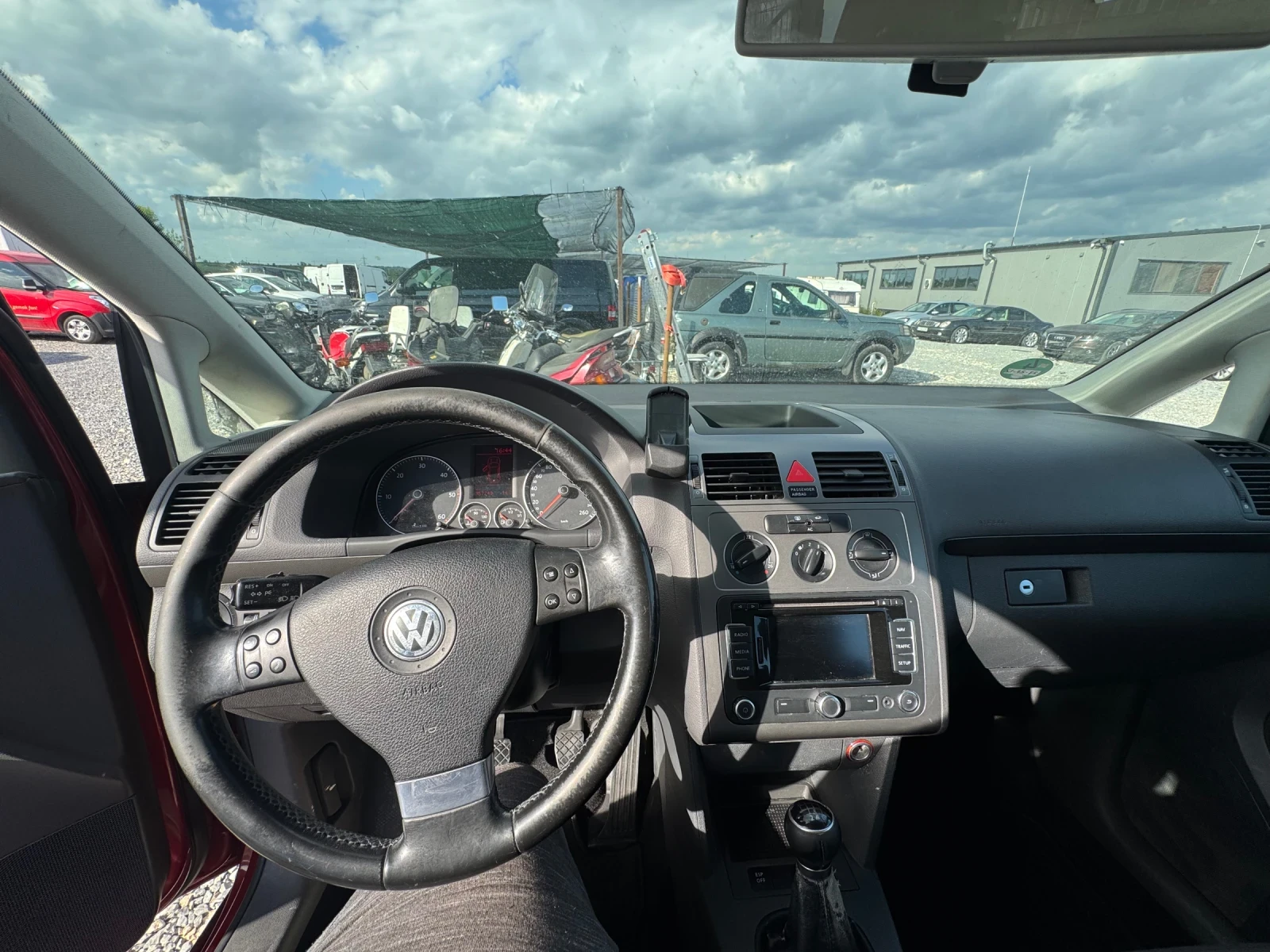 VW Touran 1.9TDI KLIMA, снимка 10 - Автомобили и джипове - 54721601