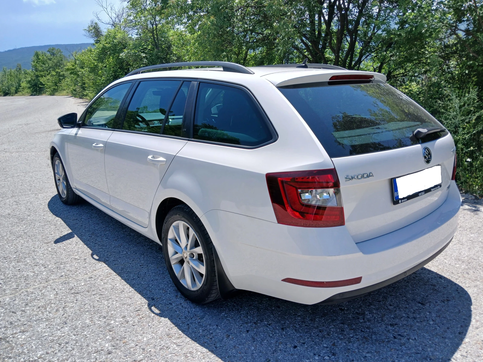 Skoda Octavia Combi CNG, снимка 4 - Автомобили и джипове - 54879256