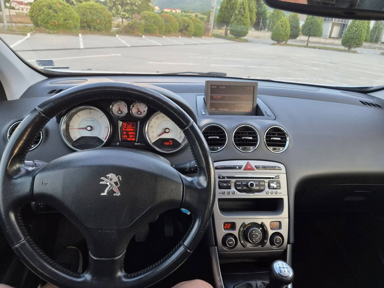 Peugeot 308 1.6 hdi, снимка 9 - Автомобили и джипове - 54962810