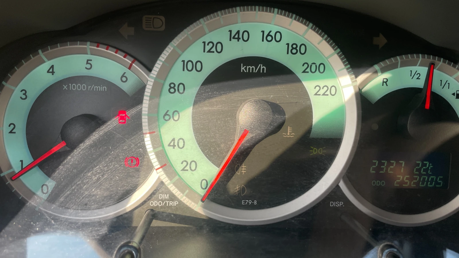 Toyota Corolla verso 7 МЕСТНА! (5+ 2), снимка 15 - Автомобили и джипове - 55772981
