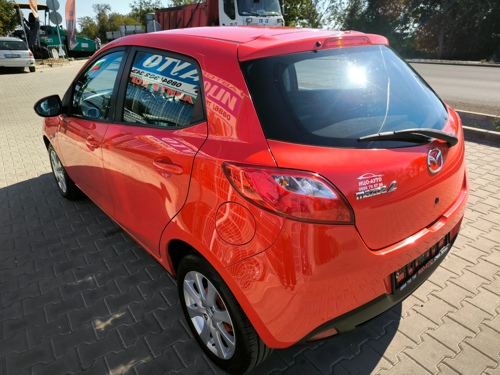 Mazda 2 1, 35i-86k.c.* KЛИМА* ВЕРИГА, ЕВРО 5В!, снимка 4 - Автомобили и джипове - 56324615