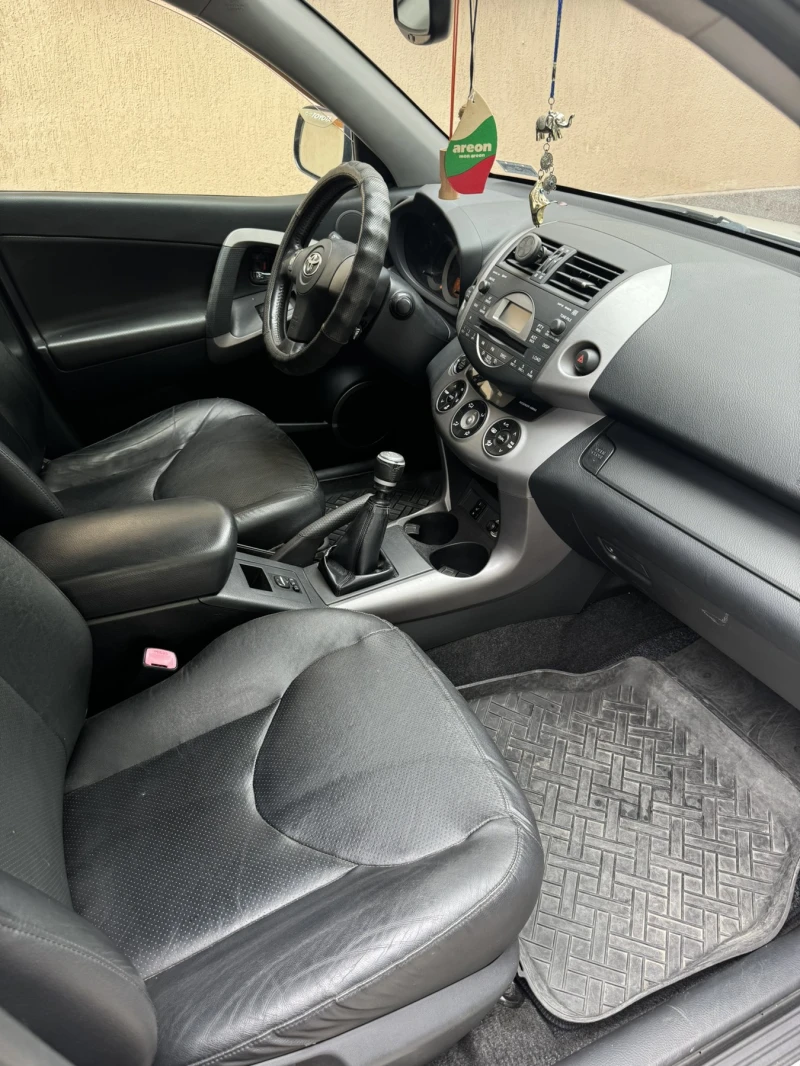 Toyota Rav4 2.2d, снимка 8 - Автомобили и джипове - 49363630