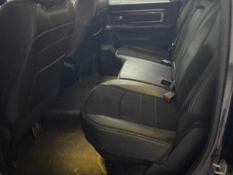 Dodge RAM 1500 * 4WD Crew Cab 140.5" Sport * CARFAX * , снимка 16 - Автомобили и джипове - 53009064