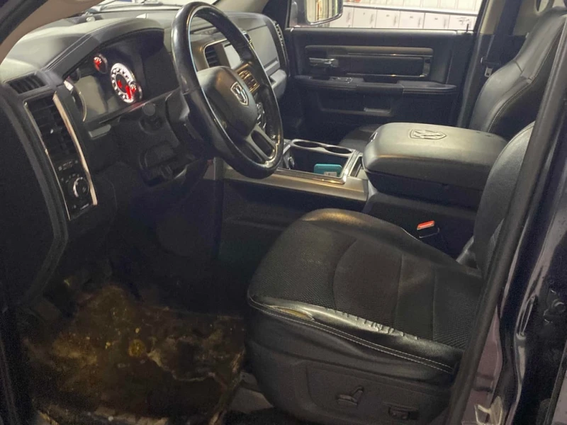 Dodge RAM 1500 * 4WD Crew Cab 140.5" Sport * CARFAX * , снимка 5 - Автомобили и джипове - 53009064