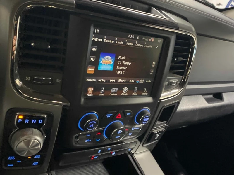 Dodge RAM 1500 * 4WD Crew Cab 140.5" Sport * CARFAX * , снимка 9 - Автомобили и джипове - 53009064