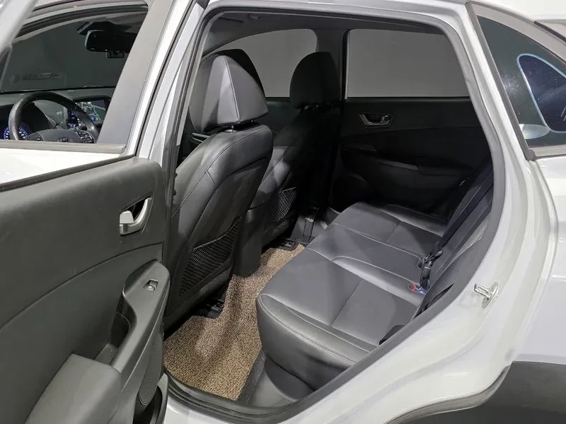 Hyundai Kona 1.6 2Wd Smart, снимка 11 - Автомобили и джипове - 53764133