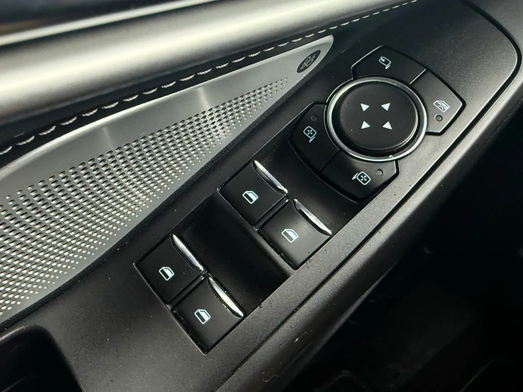 Ford Explorer ST| DIGITAL | ОБДУХ | 360 | ОТ 320 евро на месец!, снимка 7 - Автомобили и джипове - 53727402