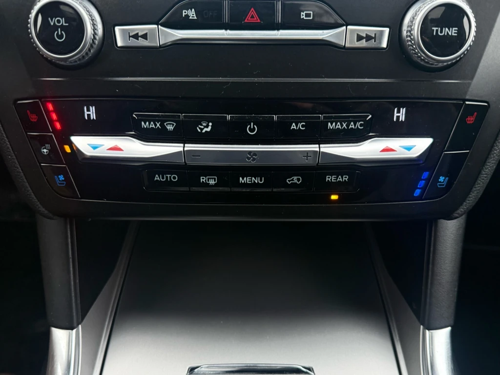 Ford Explorer ST| DIGITAL | ОБДУХ | 360 | ОТ 320 евро на месец!, снимка 11 - Автомобили и джипове - 53727402