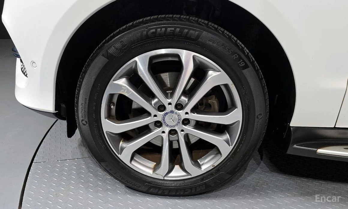 Mercedes-Benz GLE 250, снимка 5 - Автомобили и джипове - 53903352