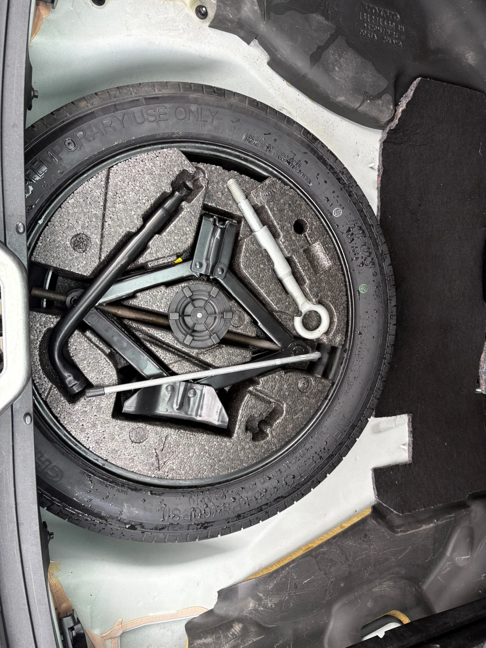 Volvo XC60 2.4D* 4x4* FACELIFT* ЛИЗИНГ* БАРТЕР* , снимка 16 - Автомобили и джипове - 54051224