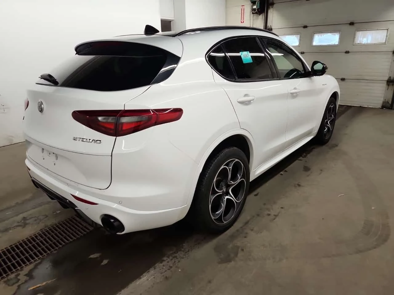 Alfa Romeo Stelvio * VELOCE * CARFAX * 2 КЛЮЧА * ПАНО * ДИСТРОНИК, снимка 3 - Автомобили и джипове - 54067820