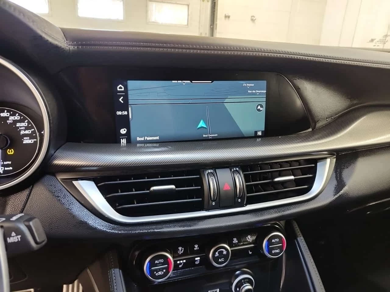 Alfa Romeo Stelvio * VELOCE * CARFAX * 2 КЛЮЧА * ПАНО * ДИСТРОНИК, снимка 11 - Автомобили и джипове - 54067820