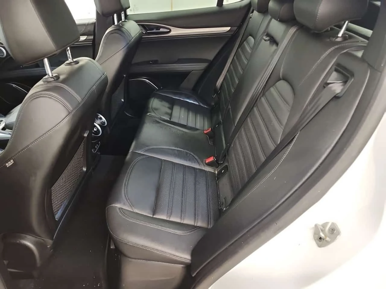 Alfa Romeo Stelvio * VELOCE * CARFAX * 2 КЛЮЧА * ПАНО * ДИСТРОНИК, снимка 12 - Автомобили и джипове - 54067820