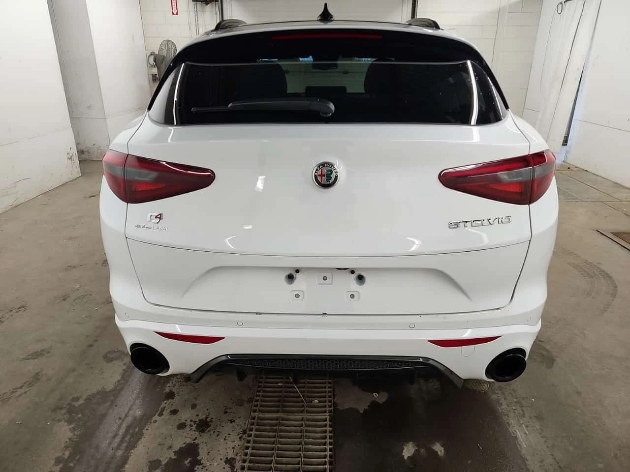 Alfa Romeo Stelvio * VELOCE * CARFAX * 2 КЛЮЧА * ПАНО * ДИСТРОНИК, снимка 17 - Автомобили и джипове - 54067820