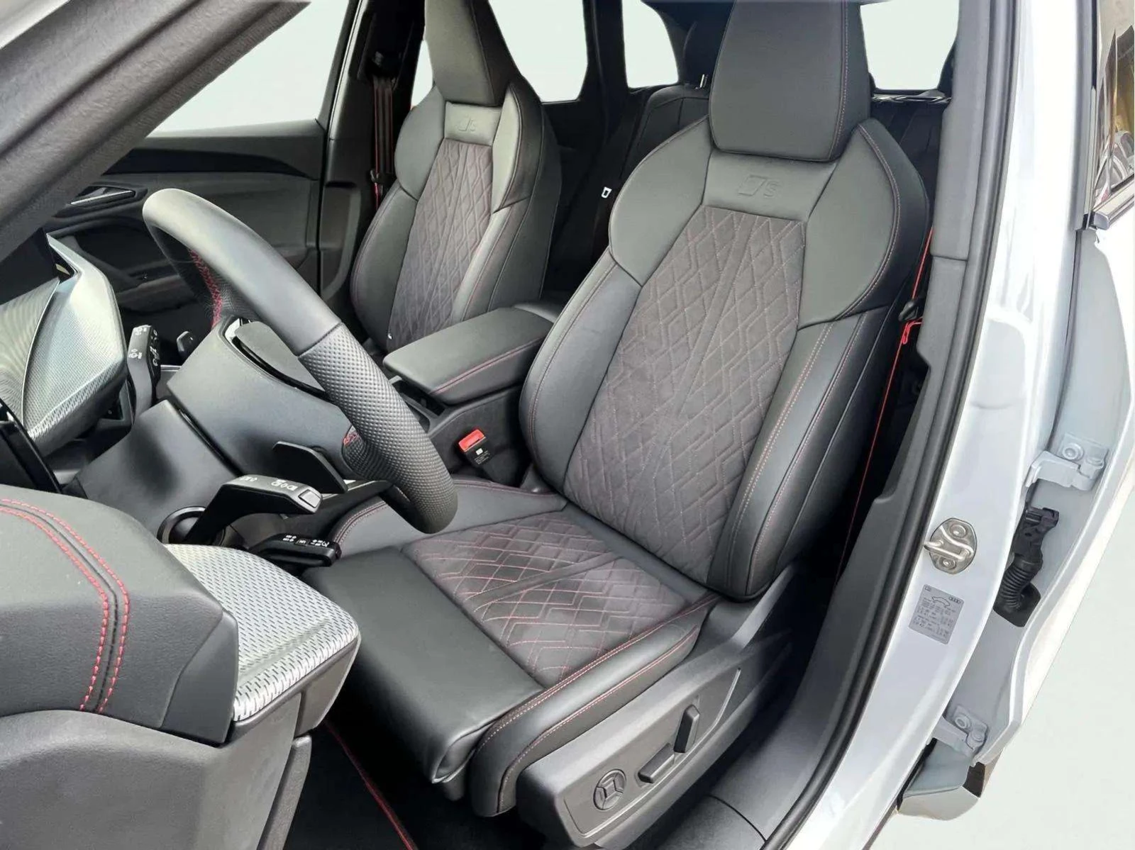 Audi SQ5, снимка 13 - Автомобили и джипове - 55997122