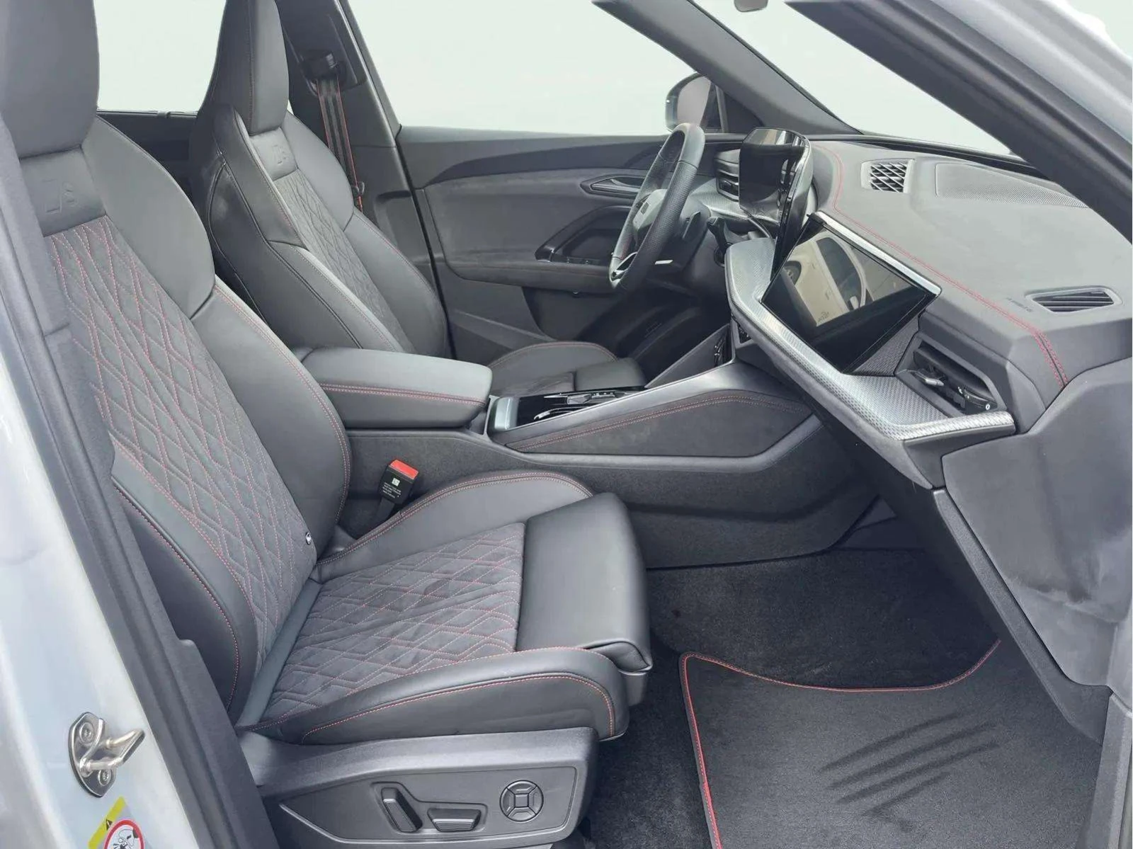 Audi SQ5, снимка 14 - Автомобили и джипове - 55997122