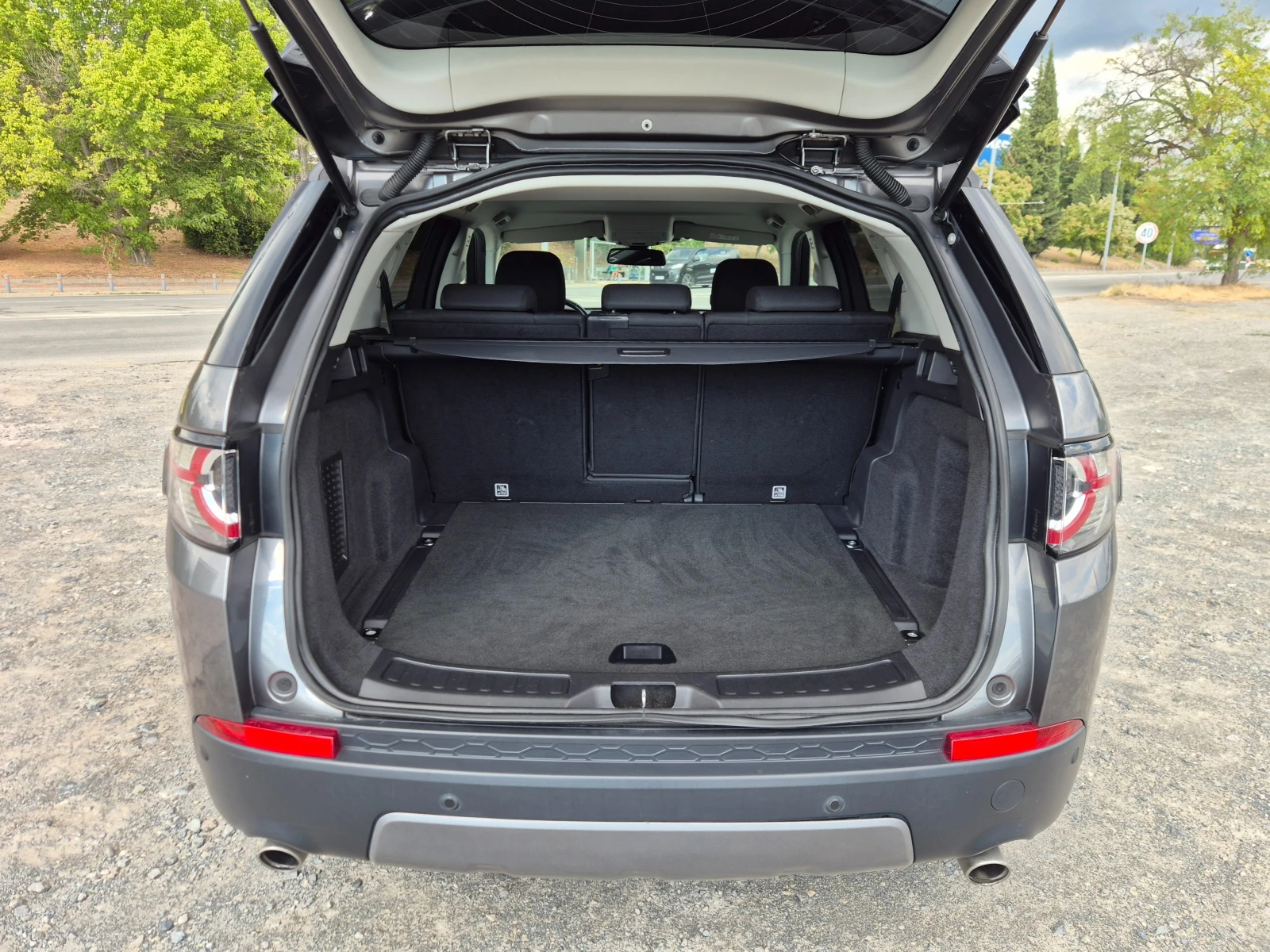 Land Rover Discovery Sport 2.0d 4x4, снимка 11 - Автомобили и джипове - 56112727