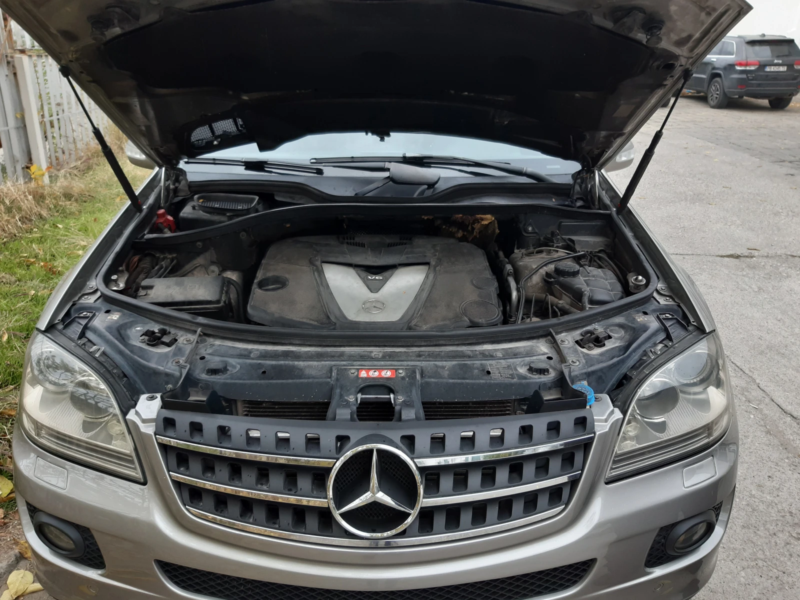 Mercedes-Benz ML 320, снимка 4 - Автомобили и джипове - 56734364