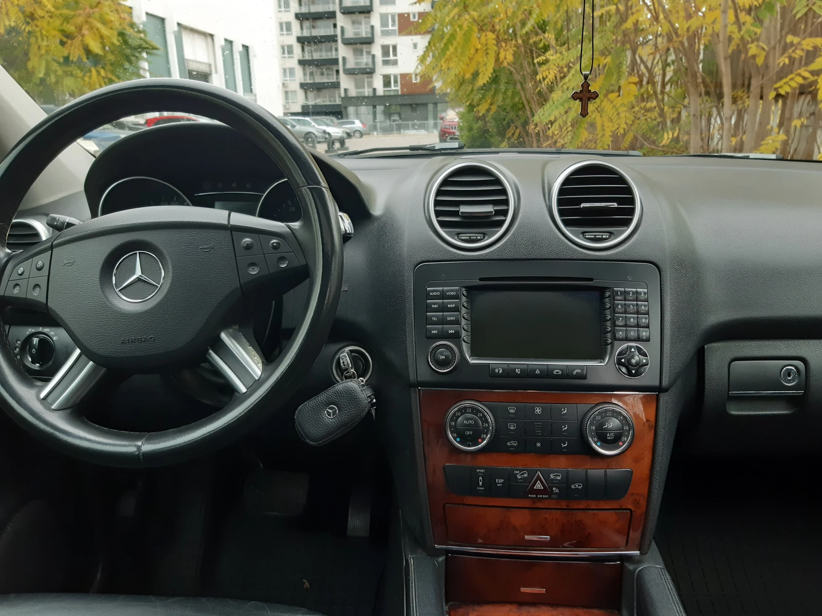 Mercedes-Benz ML 320, снимка 2 - Автомобили и джипове - 56734364
