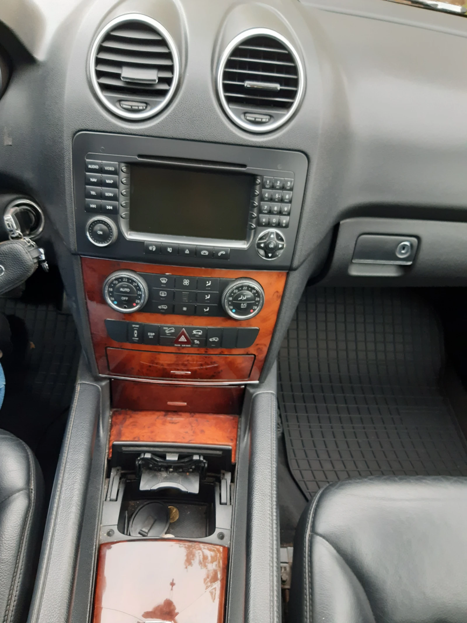 Mercedes-Benz ML 320, снимка 11 - Автомобили и джипове - 56734364