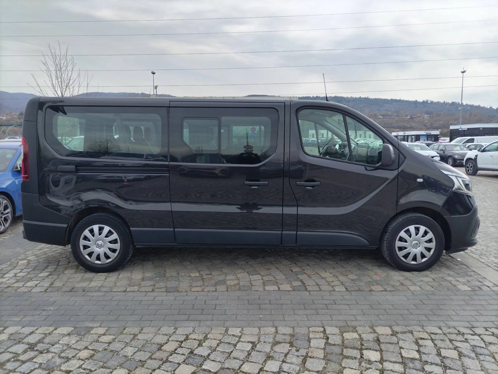 Renault Trafic 2.0dCi/145К.с. L2H1 АВТОМАТИК, снимка 7 - Бусове и автобуси - 54113829