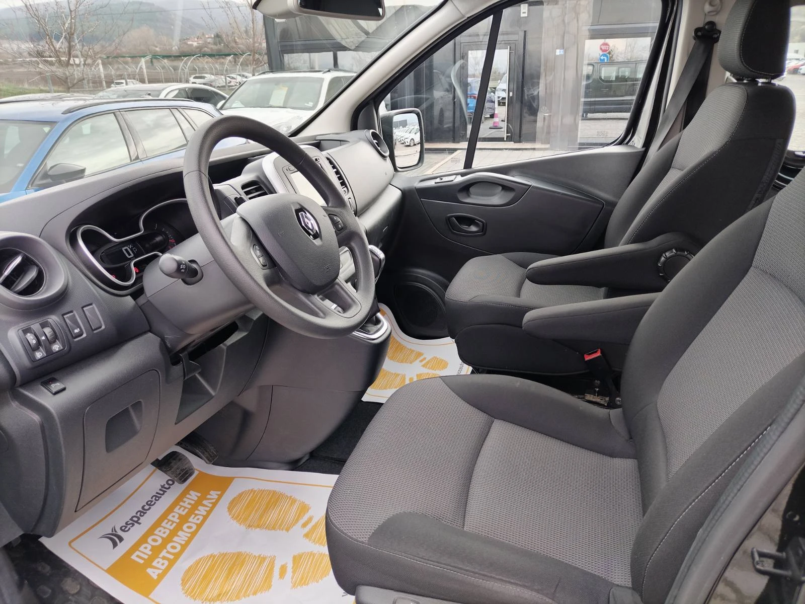 Renault Trafic 2.0dCi/145К.с. L2H1 АВТОМАТИК, снимка 12 - Бусове и автобуси - 54113829