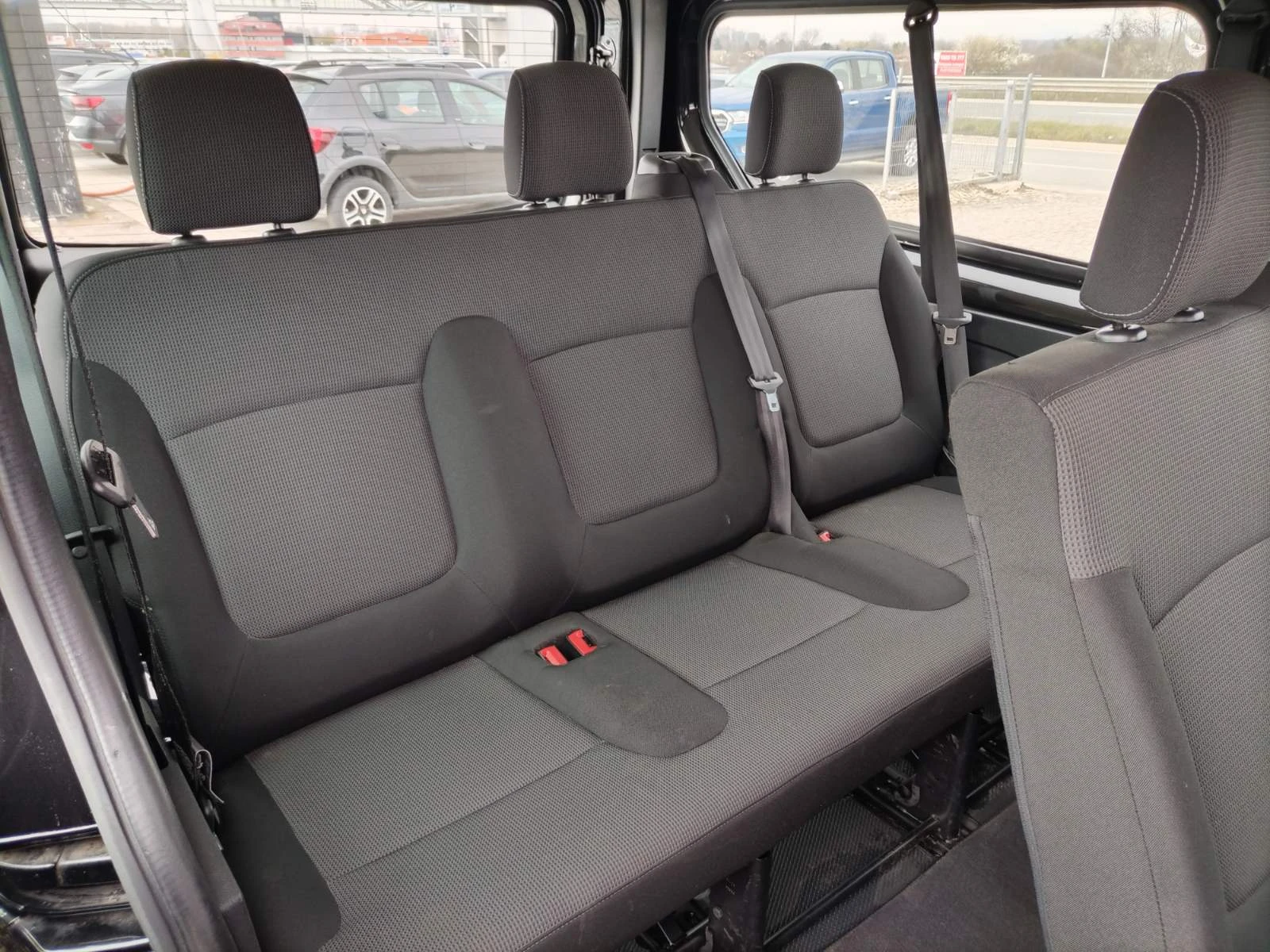 Renault Trafic 2.0dCi/145К.с. L2H1 АВТОМАТИК, снимка 15 - Бусове и автобуси - 54113829