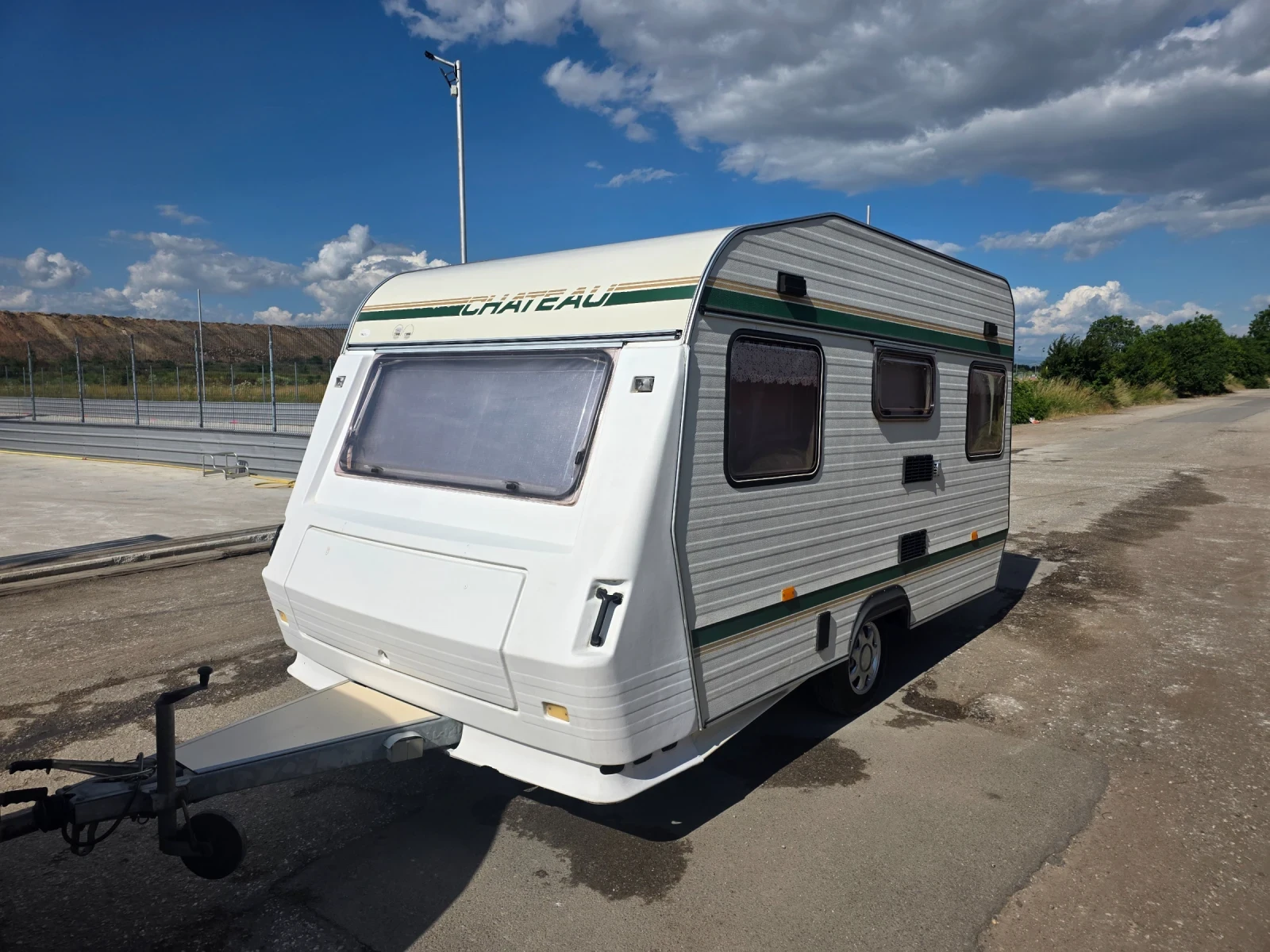 Каравана Adria CHATEAU 380, снимка 2 - Каравани и кемпери - 54976249