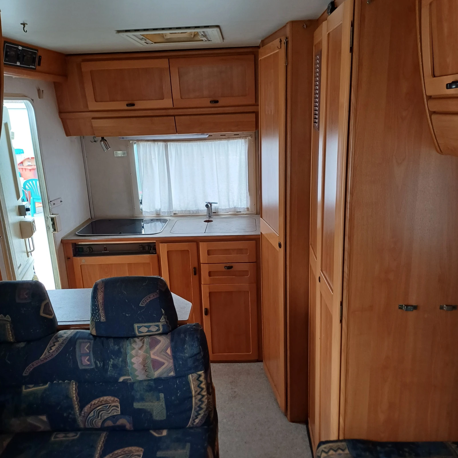 Кемпер HYMER / ERIBA, снимка 9 - Каравани и кемпери - 53894708