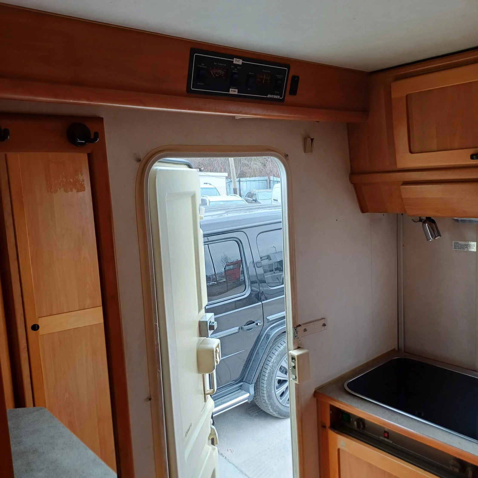 Кемпер HYMER / ERIBA, снимка 10 - Каравани и кемпери - 53894708