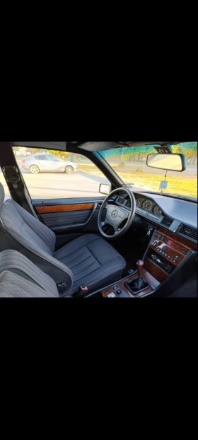 Mercedes-Benz 124, снимка 6