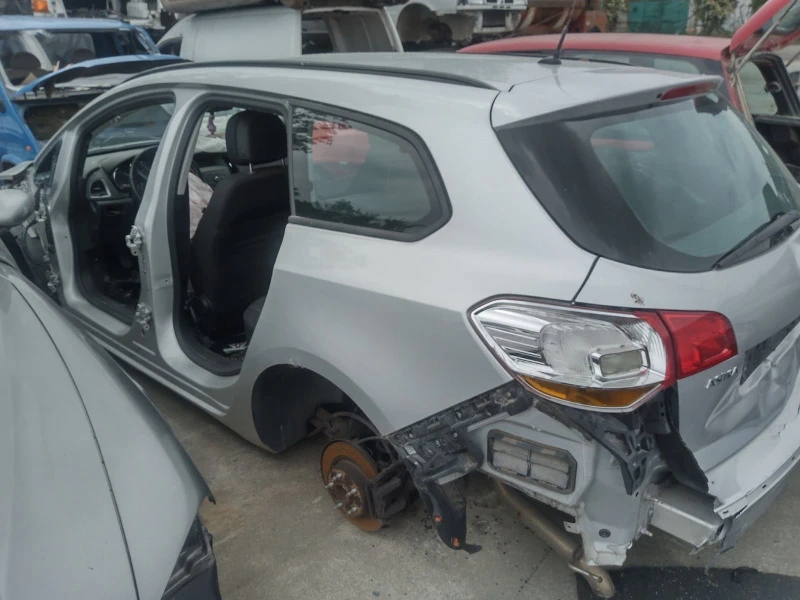 Opel Astra 2000 CDTI, снимка 2 - Автомобили и джипове - 40643093