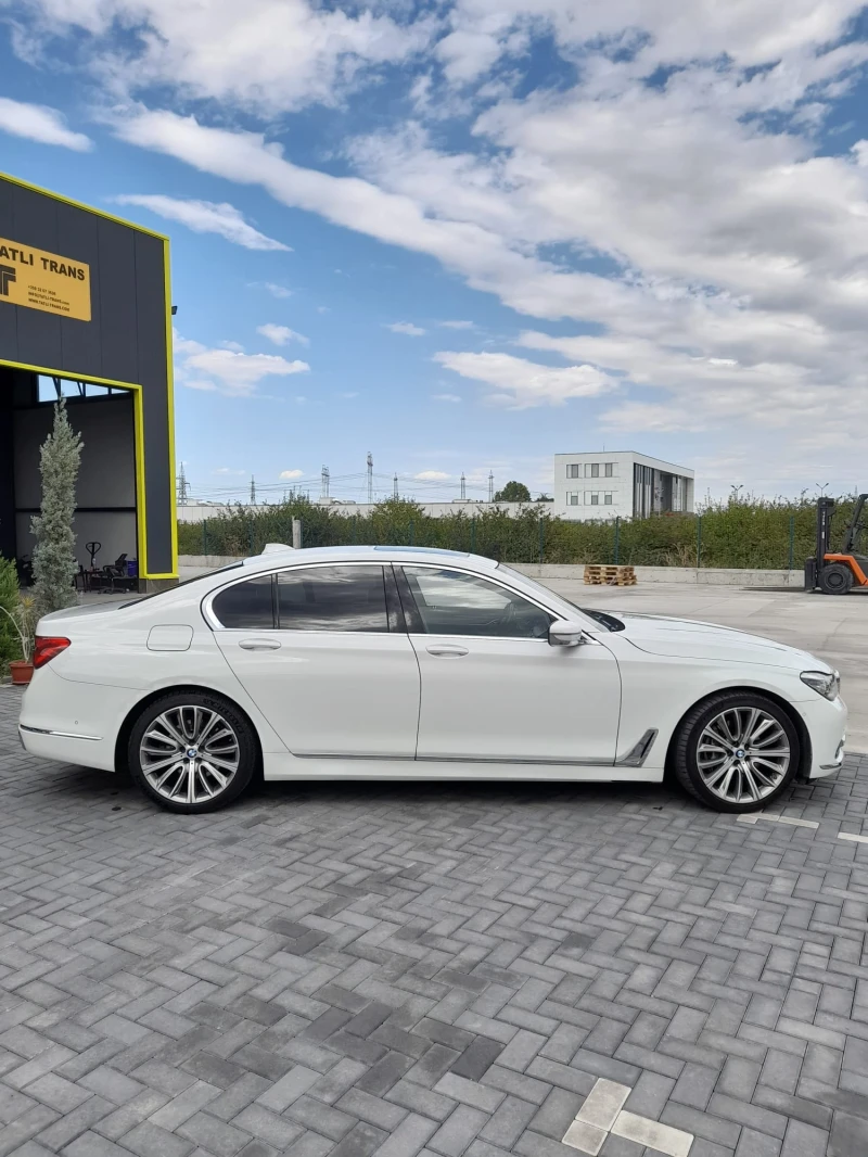 BMW 730 x drive, снимка 12 - Автомобили и джипове - 46810235