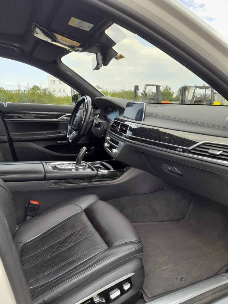 BMW 730 x drive, снимка 9 - Автомобили и джипове - 46810235