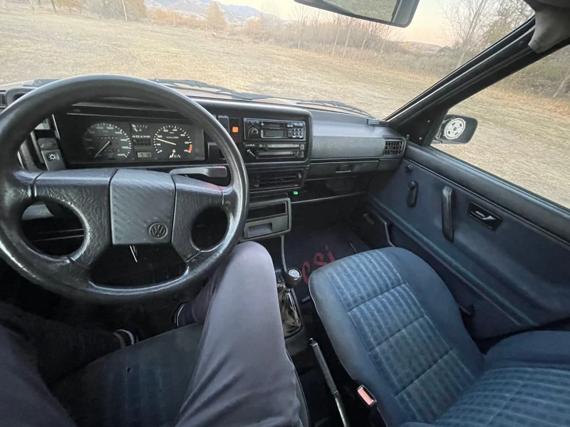 VW Golf 1.3 , снимка 7 - Автомобили и джипове - 48285876