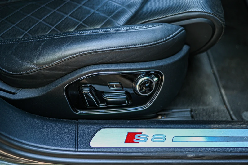 Audi S8 4.0, снимка 10 - Автомобили и джипове - 52526857
