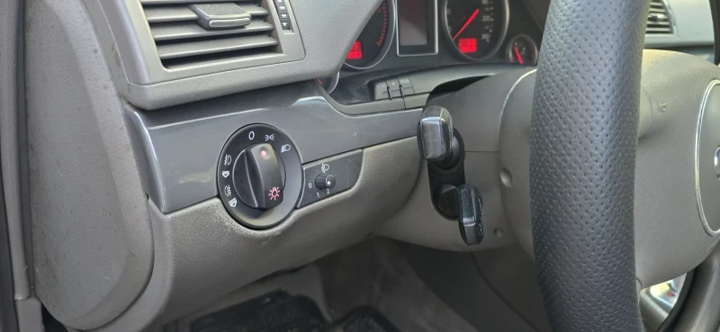 Audi A4 1.9, 131к.Автомат, снимка 11 - Автомобили и джипове - 51994390