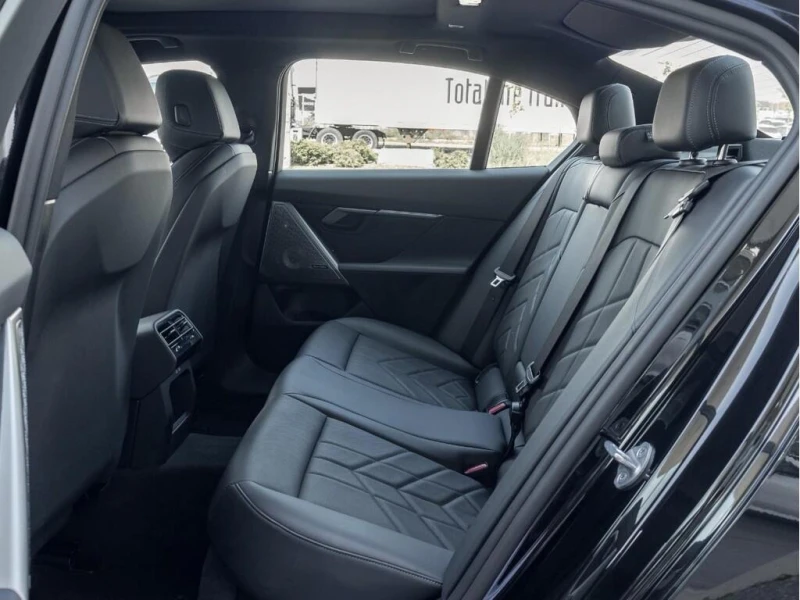 BMW 530 XDRIVE * * CARFAX * * АВТО КРЕДИТ * * , снимка 17 - Автомобили и джипове - 52656972