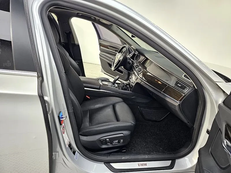 BMW 730 xDrive, снимка 11 - Автомобили и джипове - 55349328