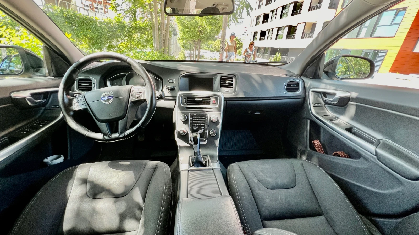 Volvo V60 2.0 Diesel D3 150kc - изображение 5