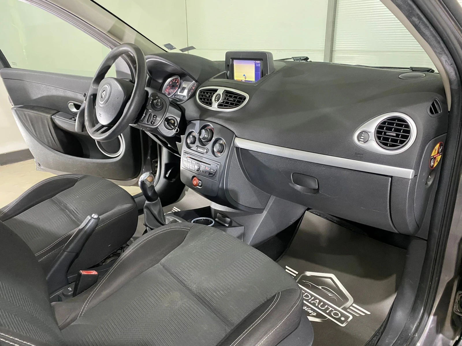 Renault Clio 1.1i ГАЗ - изображение 9