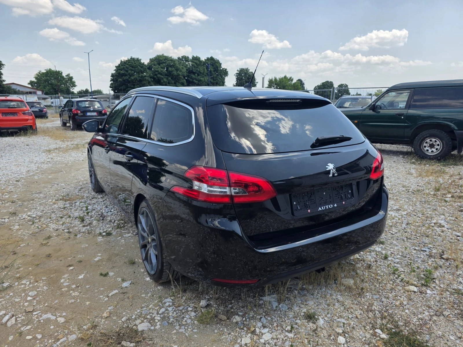 Peugeot 308 2.0 HDI * ALLURE * NAVI* FULL* SWISS*  - изображение 4