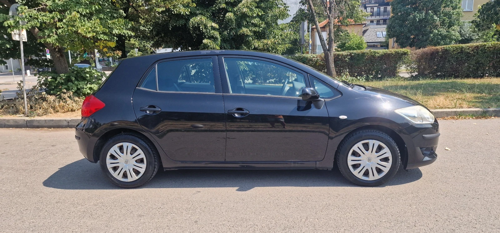 Toyota Auris  - изображение 5