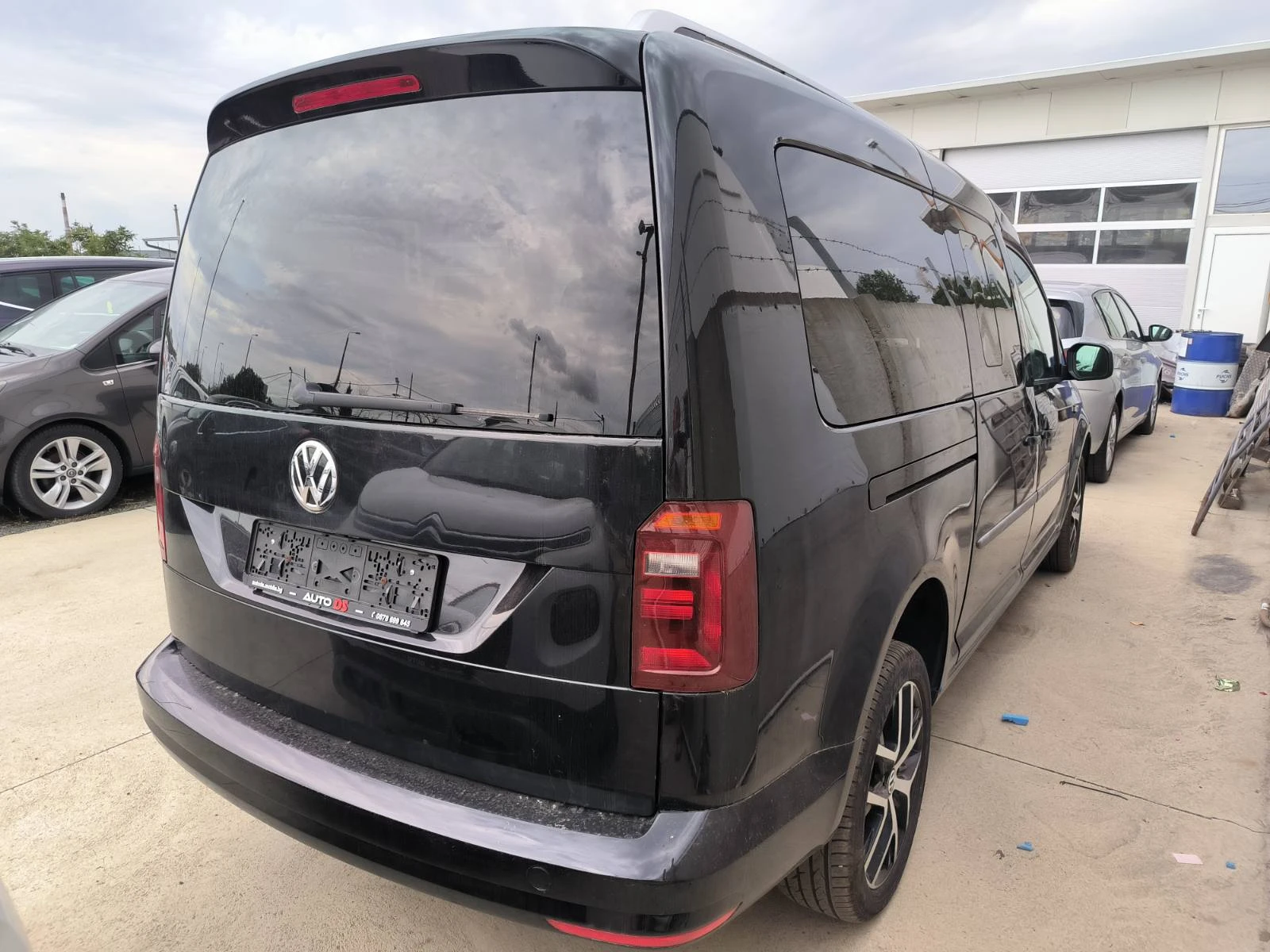 VW Caddy 4-Motion-7m-Navi-Automat-Kamera-Euro-6B - изображение 3